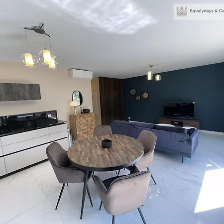 Les Jardins Secrets De Piale Bonifacio (Corsica)