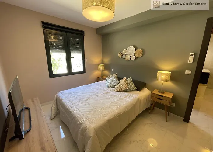 Les Jardins Secrets De Piale Bonifacio (Corsica)